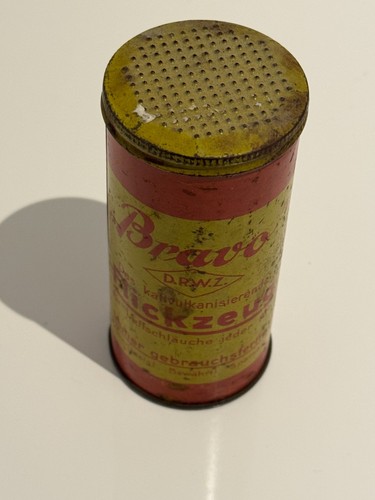 Alte flickzeugdose der marke - flickzeugdose,